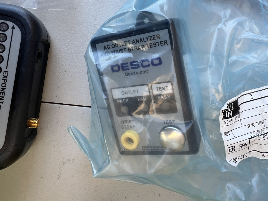 Desco Digital Desco 19290 Digital Surface Resistance Meter; SN: 192902028037, photo 5 of 6