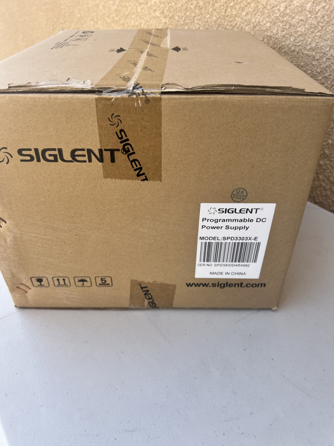 Siglent SPD3303X-E Programmable DC Power Supply, photo 3 of 4