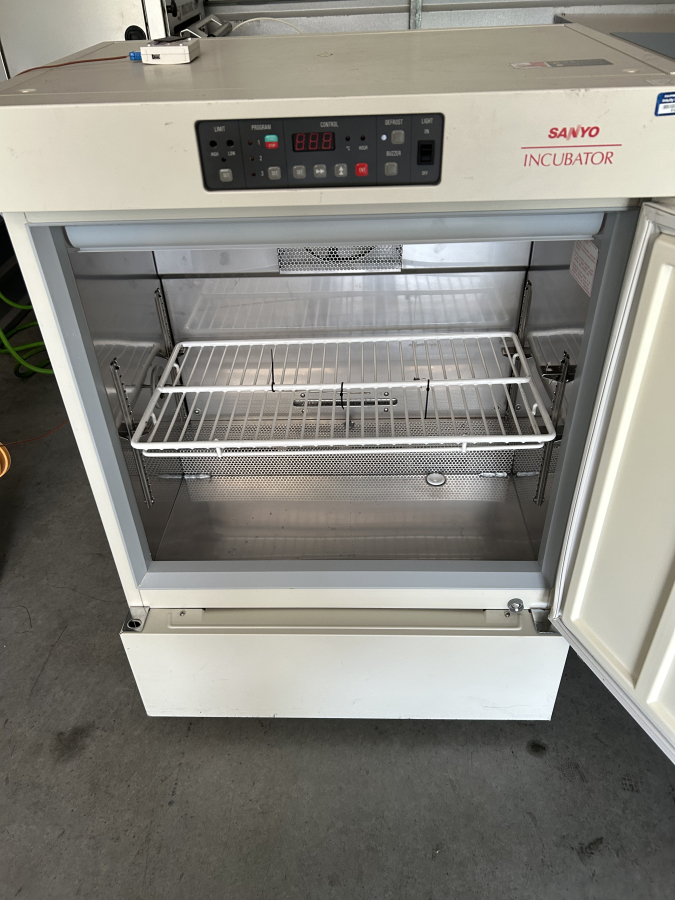 Sanyo MIR-153 Cooled Incubator, photo 12 of 15