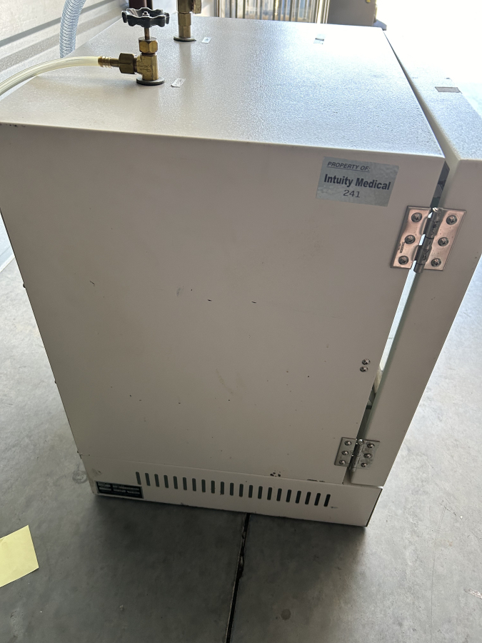 Baxter Yamato Scientific ADP-31 Table-Top Vacuum Drying Oven ADP31 , photo 5 of 11