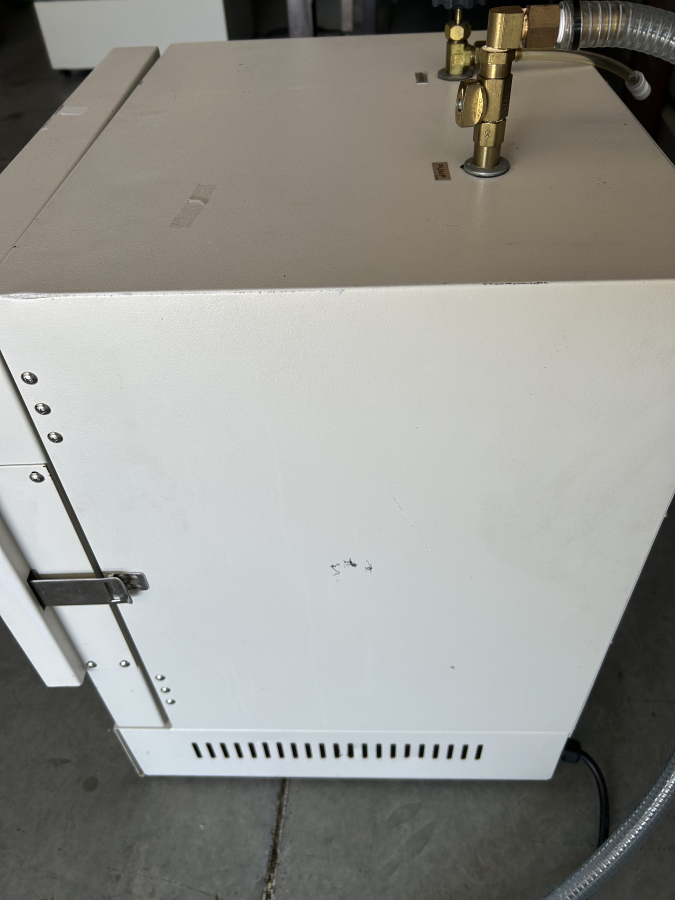 Baxter Yamato Scientific ADP-31 Table-Top Vacuum Drying Oven ADP31 , photo 8 of 11
