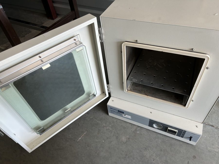 Baxter Yamato Scientific ADP-31 Table-Top Vacuum Drying Oven ADP31 , photo 9 of 11