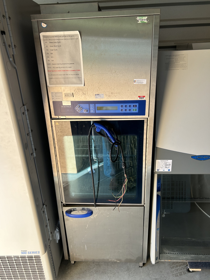 Getinge Disinfection AB Laboratory Washer Disinfector 46-4 0511 46-Series; SN:SEV543058, photo 1 of 12