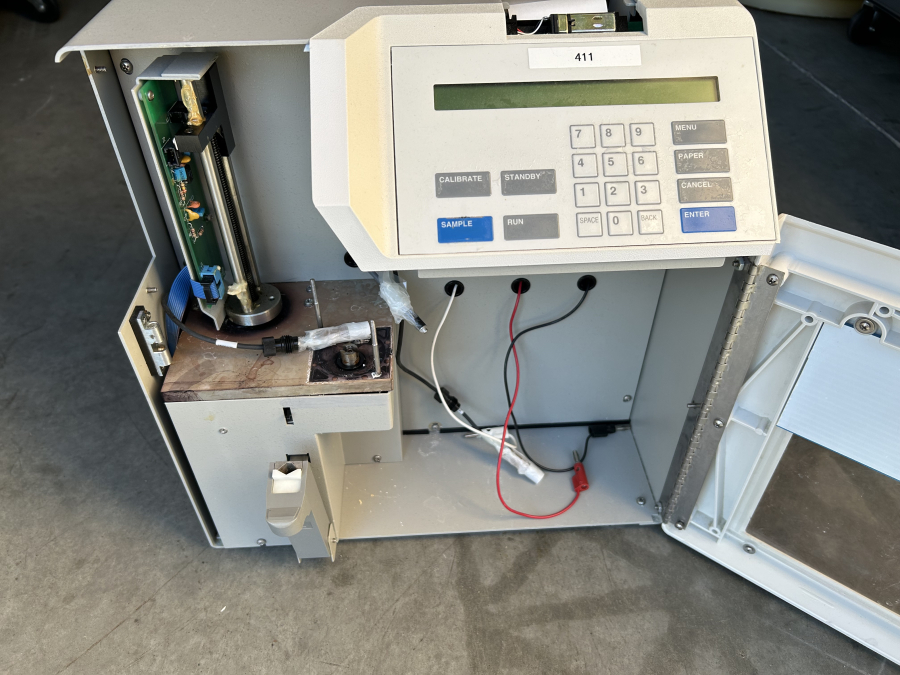 YSI 2300 STAT Plus Lactate Glucose Analyzer, photo 3 of 9