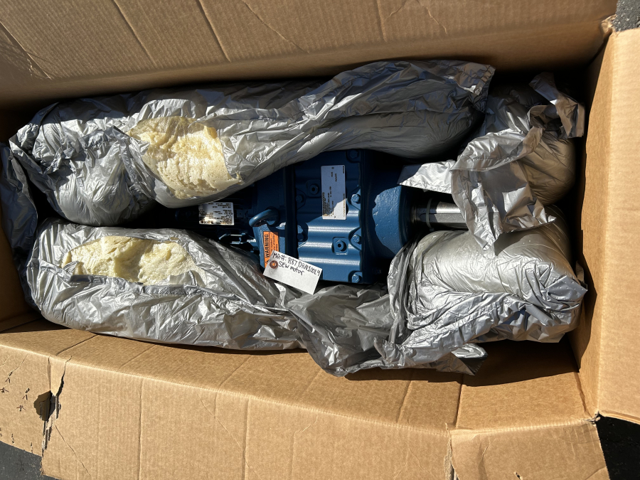 SEW Eurodrive R87 Gear Motor, 1754 RPM, 5HP, 230/460v; Appears New, photo 6 of 9