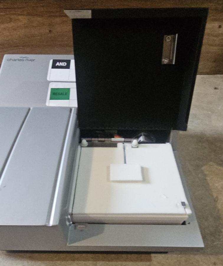 Biotek Charles River ELx808 Absorbance Detector UV-VIS Microplate Reader; SN:190214A, photo 22 of 23