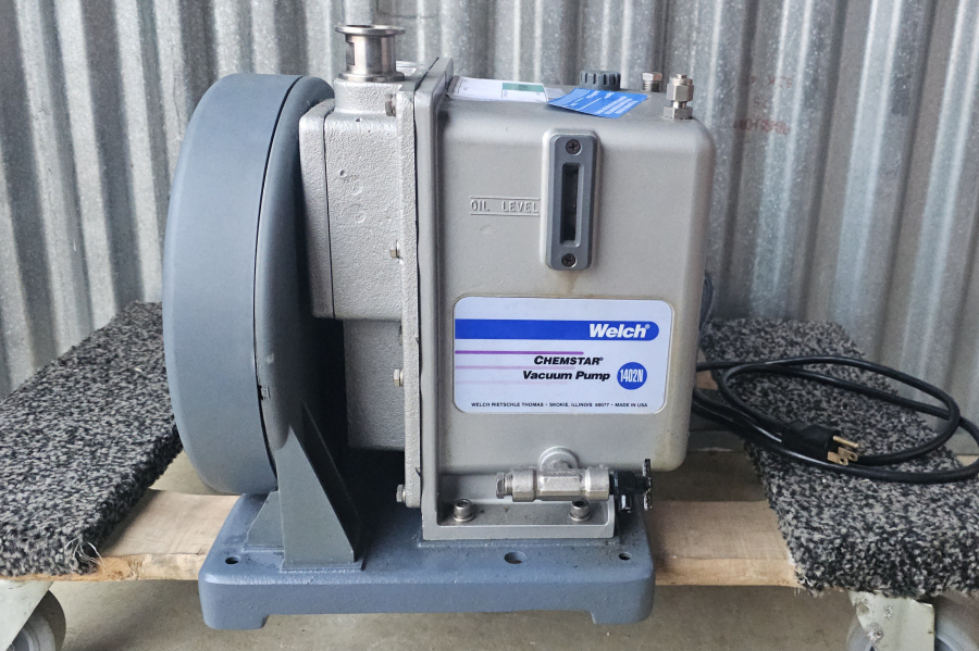 Welch 1402N Vacuum Pump; SN:EB07/1414, photo 7 of 13