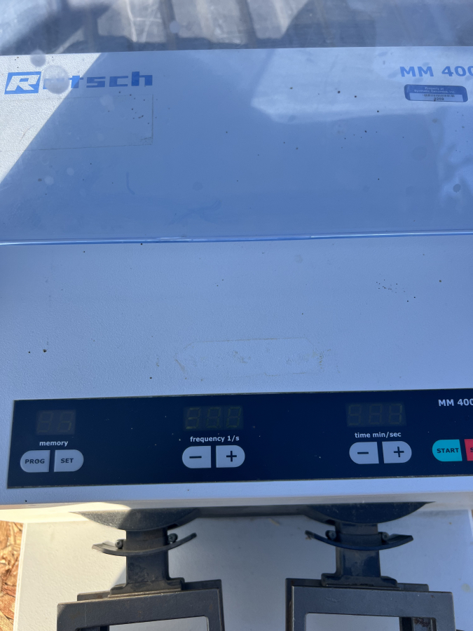 Retsch MM400 BALL Laboratory Mixer Mill Grinder 2016 100-240V 20.745.0001; SN:1216150411G, photo 7 of 7
