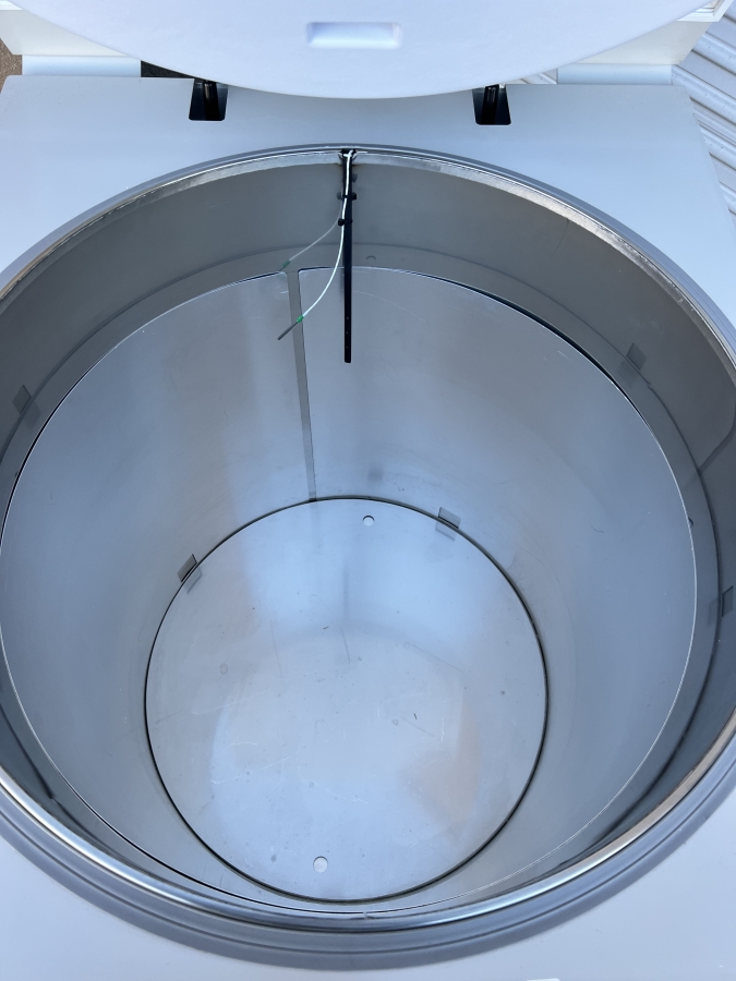 Thermo 7404 CryoPlus 3 LN2 Storage System; SN:300039128, photo 7 of 8