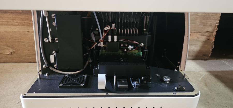 Seahorse Science Extracellular Flux Analyzer w/ Monitor; SN:410188, photo 12 of 52
