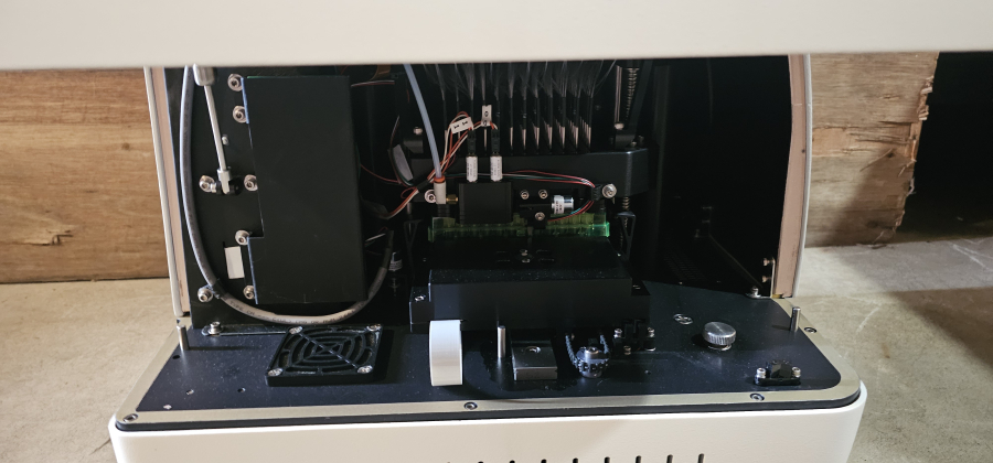 Seahorse Science Extracellular Flux Analyzer w/ Monitor; SN:410188, photo 13 of 52