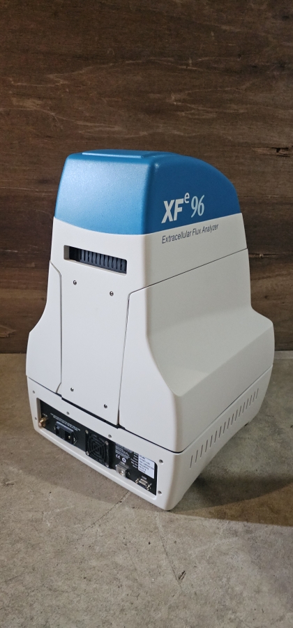Seahorse Science Extracellular Flux Analyzer w/ Monitor; SN:410188, photo 18 of 52
