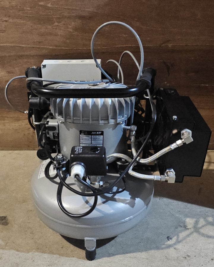 Jun-Air 6 Silent Compressor Oil Lubricated Clean Air 120 PSI Compact Unit , photo 6 of 13