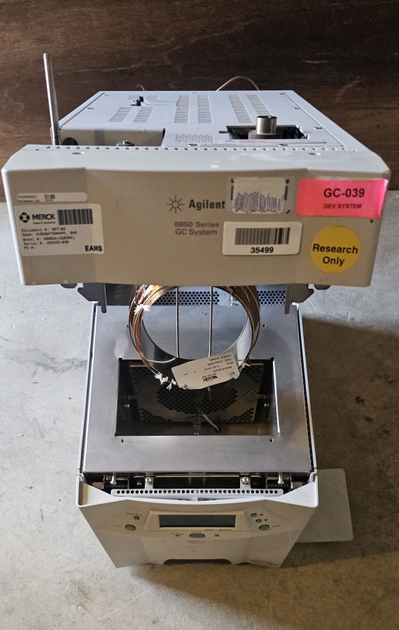 Agilent 6850 Gas Chromatograph w/ G2880A Autosampler, FID, Amine Column, Gameboy controller, photo 41 of 44