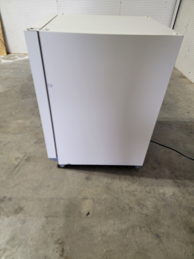2021 Thermo Scientific Heratherm IMP180 Bechtop Refrigerated Incubator, 6.3 Cu Ft; SN:42742366, photo 1 of 12
