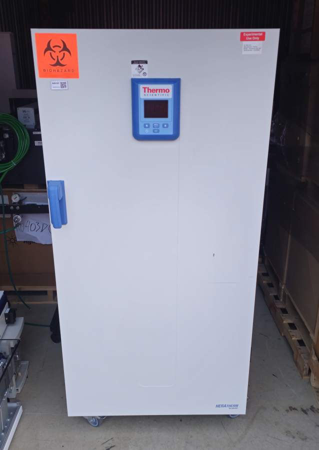Thermo Scientific Heratherm IGS400 Microbiological Incubator; SN:42526836, photo 22 of 24