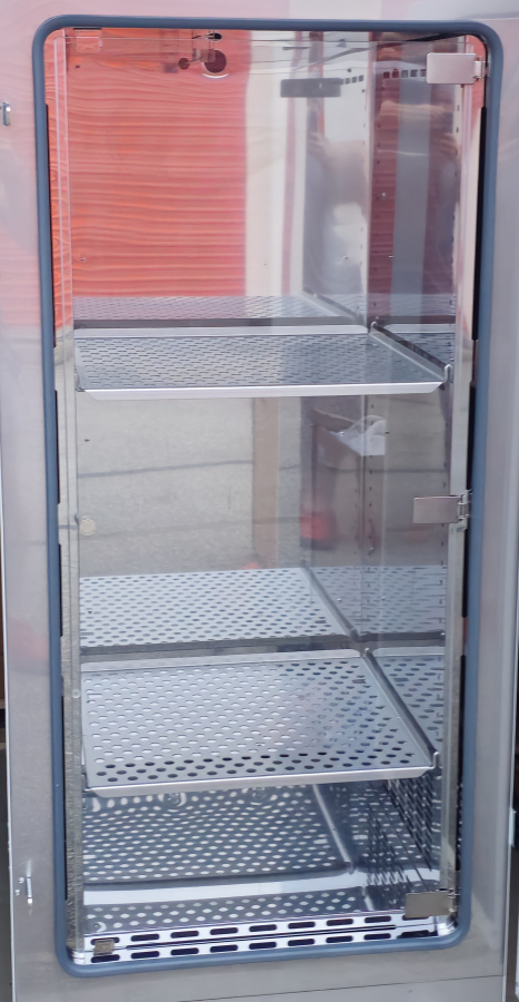 Thermo Scientific Heratherm IGS400 Microbiological Incubator; SN:42526836, photo 18 of 24