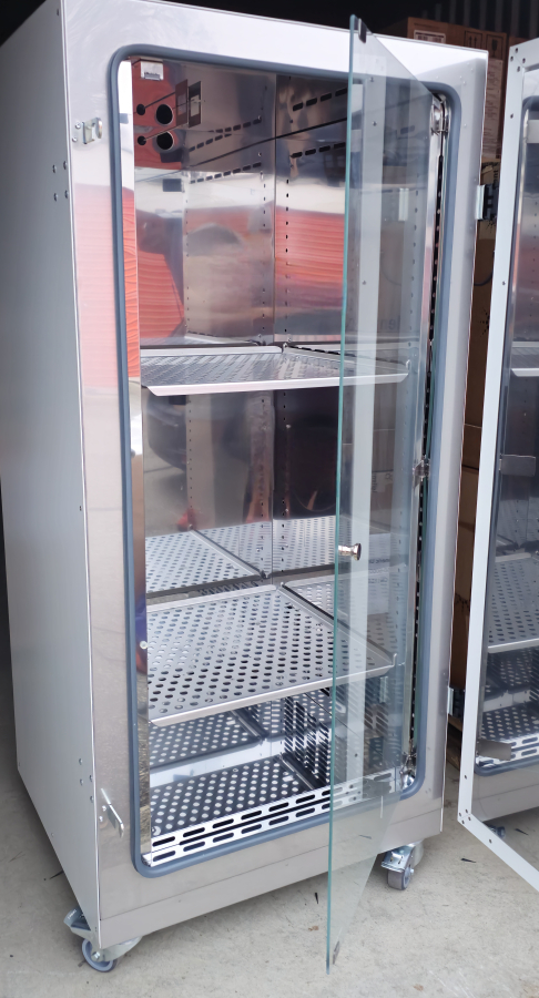 Thermo Scientific Heratherm IGS400 Microbiological Incubator; SN:42526836, photo 19 of 24