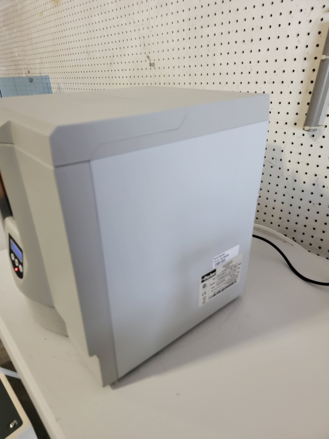Parker H2PEMPD-510-100 Hydrogen Generator; SN:18PLD5073, photo 5 of 13