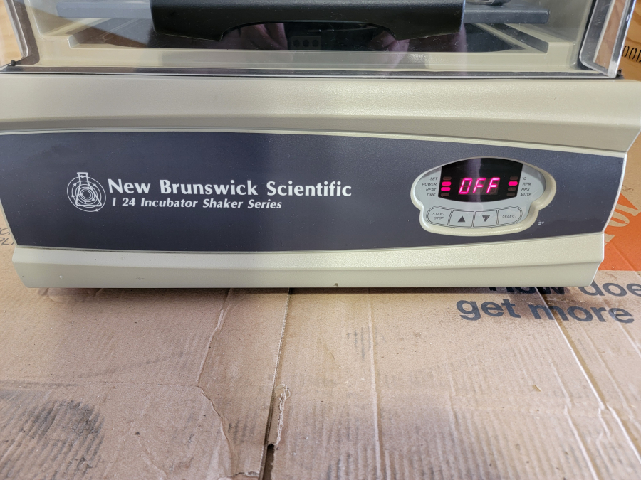 New Brunswick I24 I-Series 24 Incubator Orbital Shaker M1344-0010 +5 Clamps; SN:800835909, photo 2 of 8