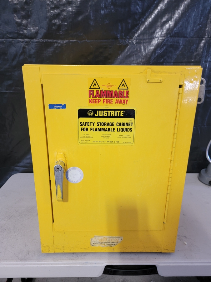Justrite 4 Gal Flammable chemical countertop Workstation Safety storage Cabinet, photo 1 of 6