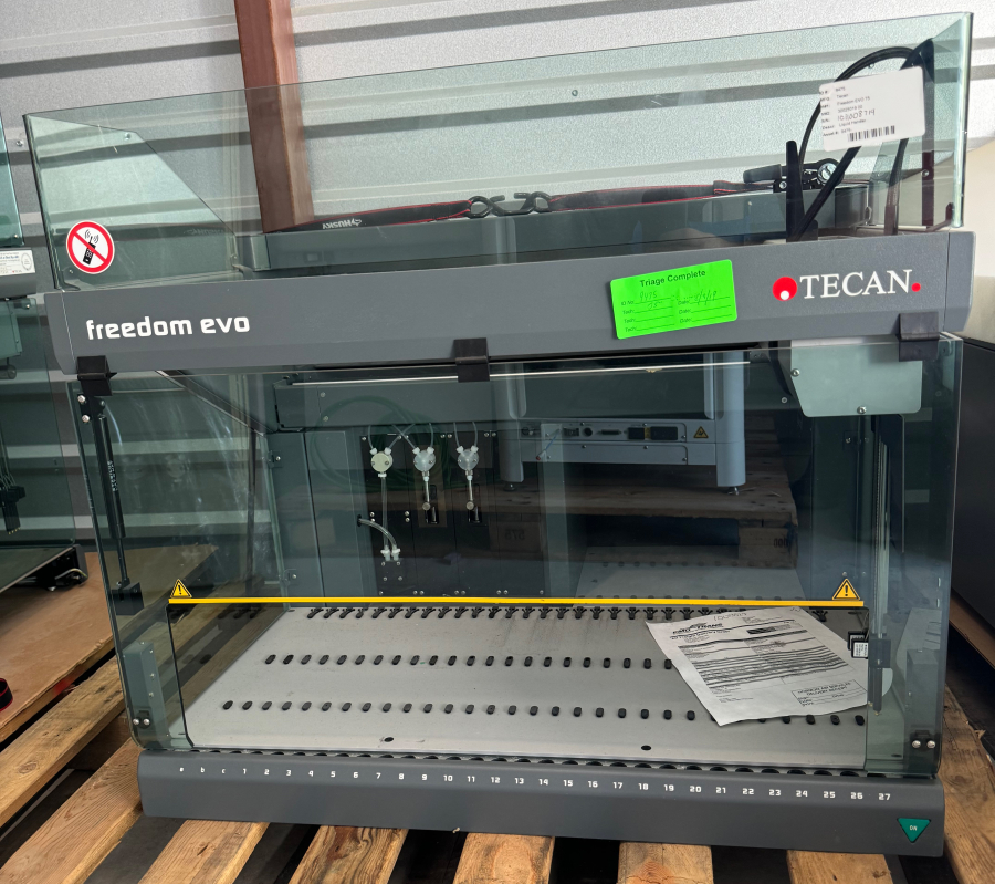 Tecan Freedom EVO 75 Liquid Handler lab automated pipetting robot SN:1011008719, photo 6 of 8