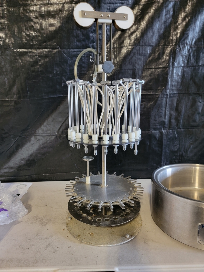 Organomation 8125 N-EVAP Nitrogen Evaporator Sample Concentrator w/Stand; SN:15121, photo 4 of 12