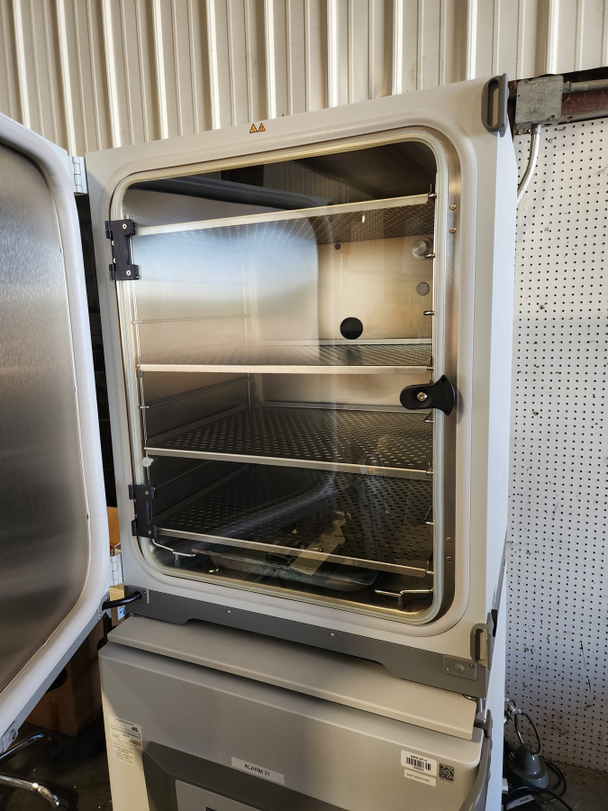 Eppendorf C170i CellXpert Dual-Stack Cell Culture CO2 Incubator 2x170L; SN:6731JI208066/IP004545, photo 8 of 23