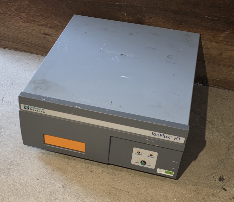 Molecular Devices IonFlux HT Automated Patch Clamp Electrophysiology unit; SN:0161/IFHT168, photo 4 of 16