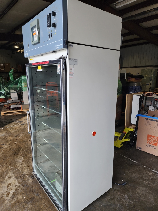 Thermo Forma 3920 Large Capacity Environmental Chamber Lab Incubator. Catalog No; 306288-614, photo 5 of 11