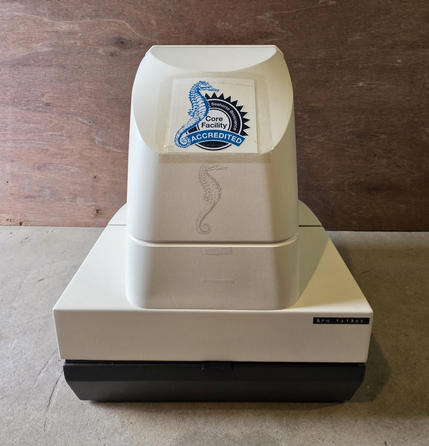 Seahorse Bioscience XF24-3 Extracellular Flux Analyzer w/ Monitor; SN:101434A/101388, photo 7 of 29