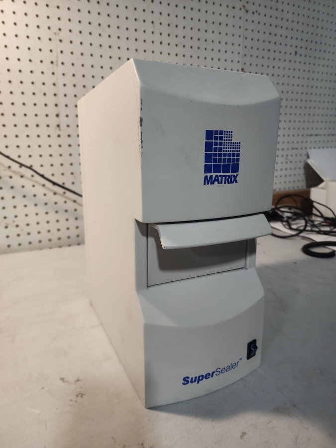 Apogent Discoveries 4110 Matrix Super Sealer Microplate Sealer, 24VDC; SN:58081, photo 3 of 6