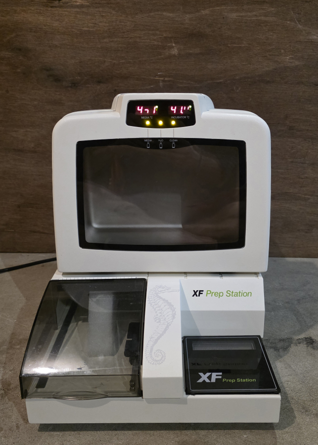 Agilent 101200-100 Seahorse Flux Analyzer XF Prep Station + Accessories; SN:301382/301515R, photo 38 of 49