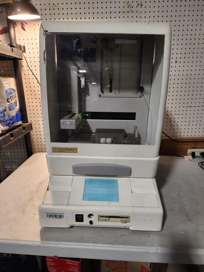 Genomic Solutions Investigator ProMS Protein digestion station, Faceplate has cracked corner; SN:1044, photo 1 of 10