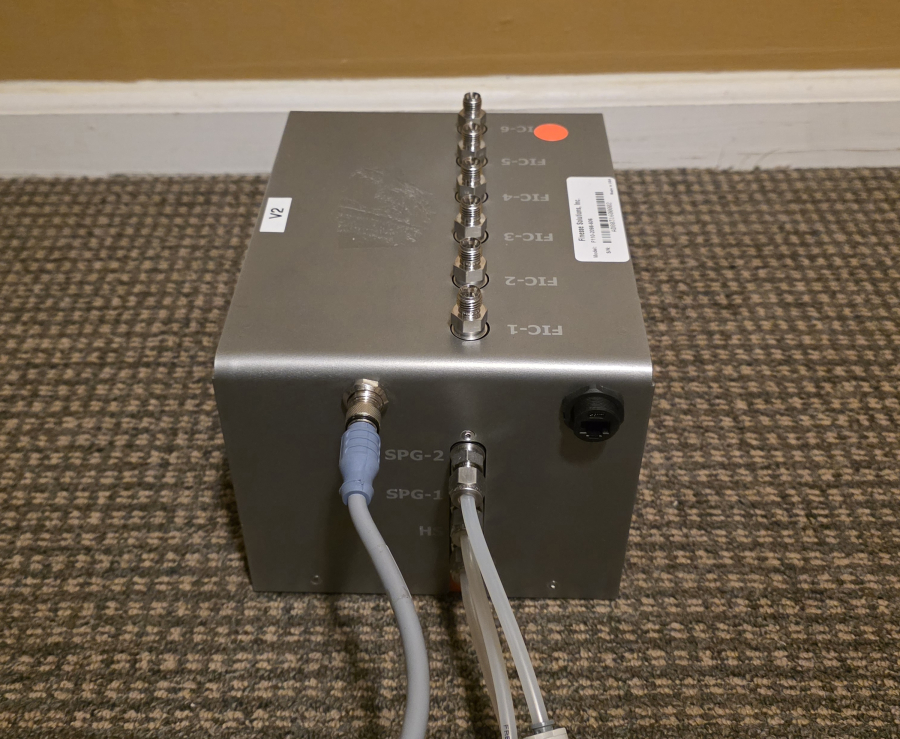Finesse G3Lab Universal F100-2277-303 Rev 4 Biroreactor controller, manifold, pump; SN:AH5441610015/3/4/6/7/8/9/12, photo 10 of 36