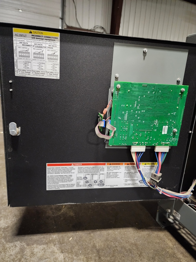 Ametek Prestolite Power 680T3-12UM Power Ultra Maxx industrial battery charger, photo 2 of 8