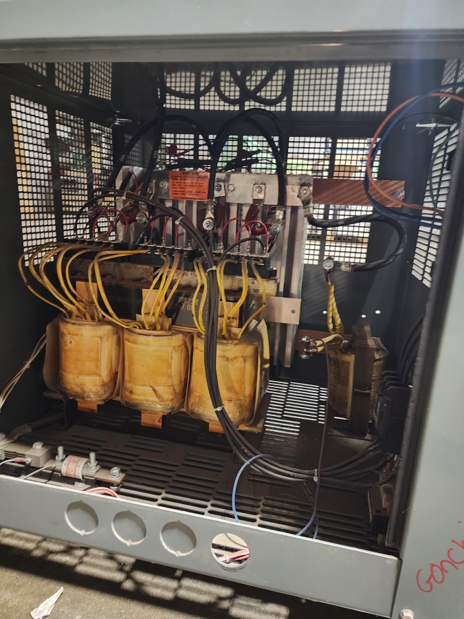 Ametek Prestolite Power 680T3-12UM Power Ultra Maxx industrial battery charger, photo 3 of 8
