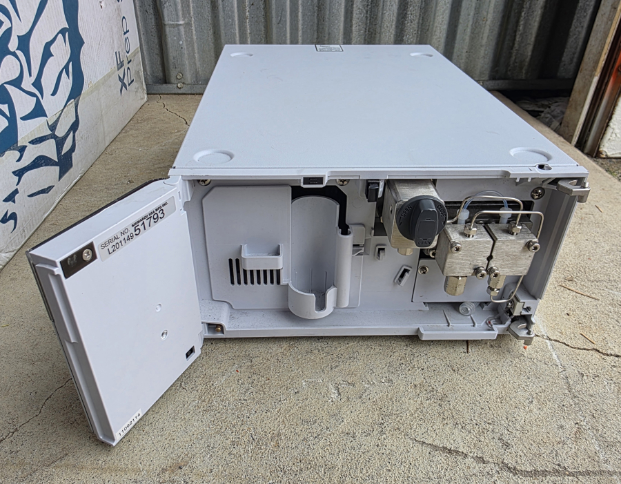 Shimadzu HPLC LOT SIL-HTA SIL-10AF x2 LC-20AT SCL-10AVP x3 DGU-14A x7 FCV-10ALVP x2 SN:L20013900027, photo 10 of 99
