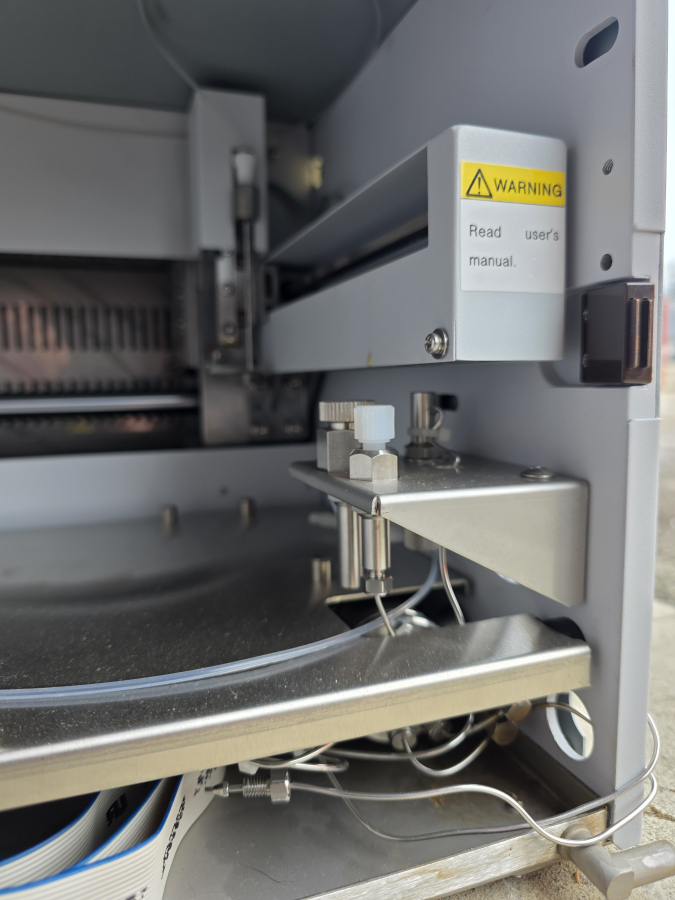 Shimadzu HPLC LOT SIL-HTA SIL-10AF x2 LC-20AT SCL-10AVP x3 DGU-14A x7 FCV-10ALVP x2 SN:L20013900027, photo 58 of 99