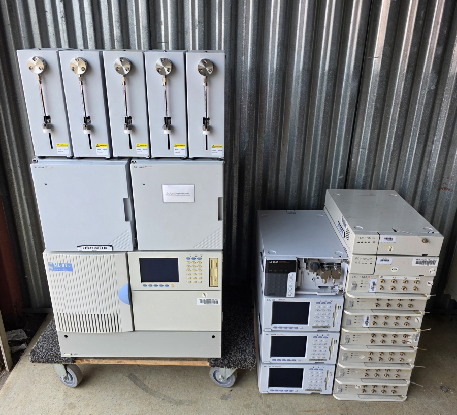 Shimadzu HPLC LOT SIL-HTA SIL-10AF x2 LC-20AT SCL-10AVP x3 DGU-14A x7 FCV-10ALVP x2 SN:L20013900027, photo 91 of 99
