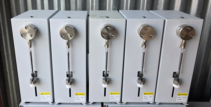 Shimadzu HPLC LOT SIL-HTA SIL-10AF x2 LC-20AT SCL-10AVP x3 DGU-14A x7 FCV-10ALVP x2 SN:L20013900027, photo 95 of 99