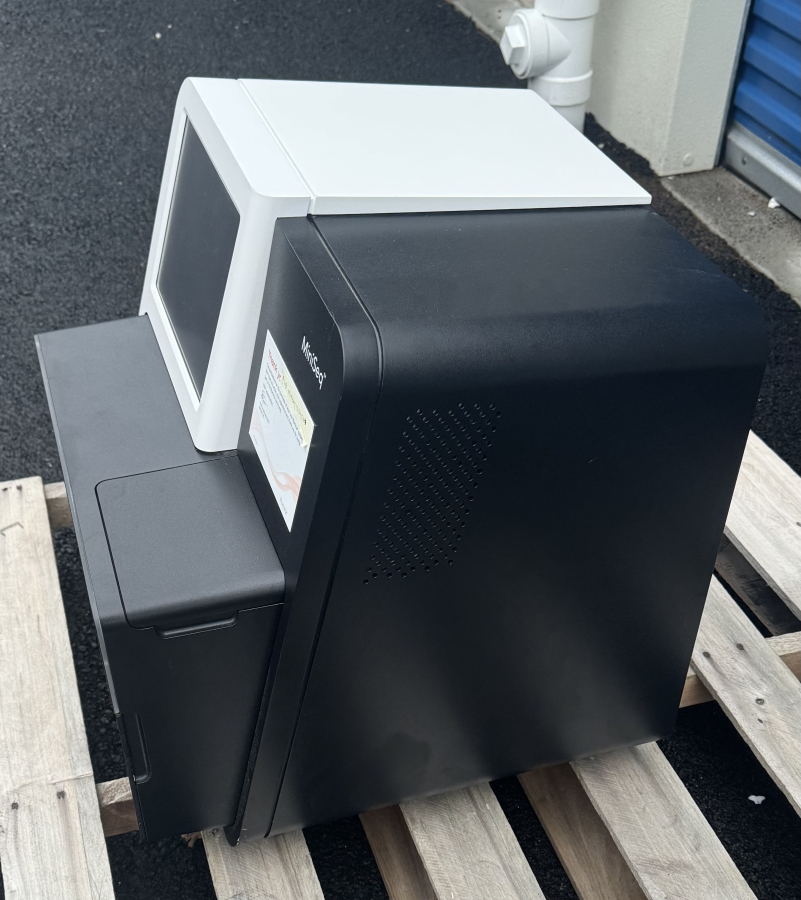 Illumina MiniSeq DNA Sequencer; SN: N01000/N00972, photo 2 of 7