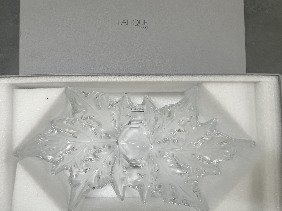 Lalique Champs Elysees Crystal Frosted Glass Leaf Centerpiece Decorative Bowl , photo 2 of 2