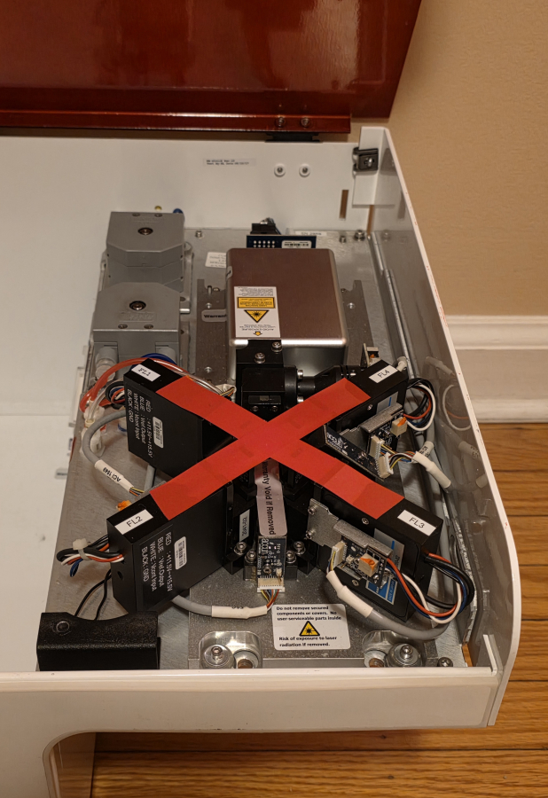 Accuri C6 Flow Cytometer with Computer; s/n 3122, photo 4 of 40
