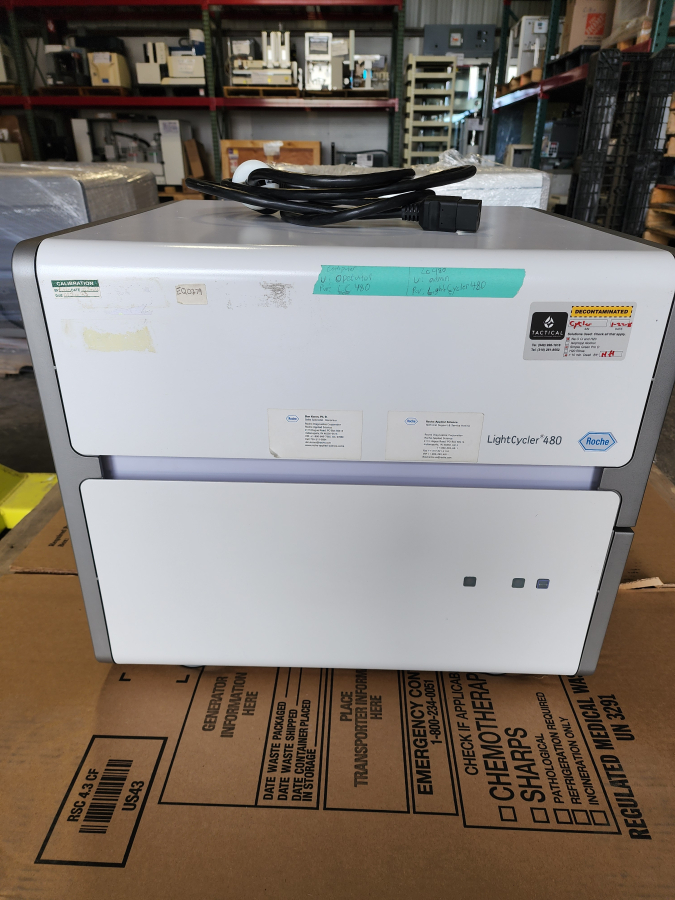 Roche LightCycler 480/96 PCR System includes computer with software;  S/N 20620, photo 7 of 18