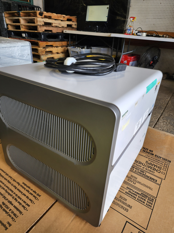 Roche LightCycler 480/96 PCR System includes computer with software;  S/N 20620, photo 11 of 18