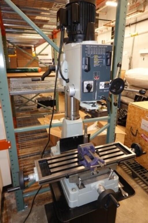 Rong Fu RF-40 Geared Head Milling & Drilling Machine 09542911, photo 1 of 23