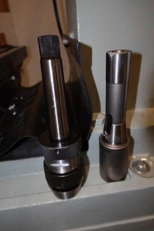 Rong Fu RF-40 Geared Head Milling & Drilling Machine 09542911, photo 8 of 23