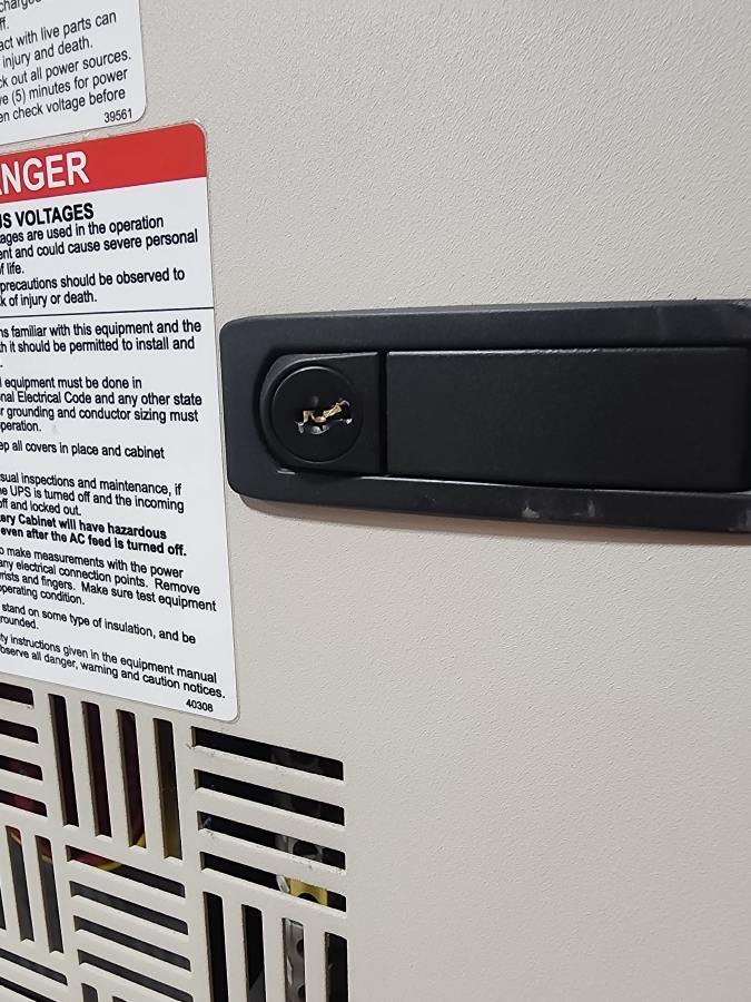 Toshiba G8000 15kVA 3-Phase UPS, 208V In/Out, Type C42F3F150XAMBN, Internal Batteries; S/N 071004084, photo 8 of 11