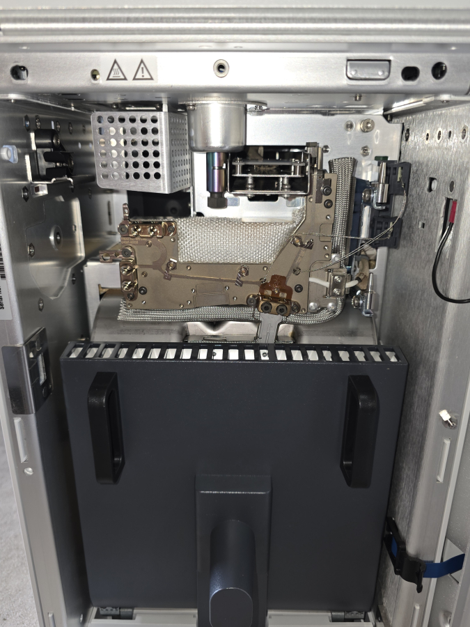 Agilent Intuvo 9000 Benchtop Gas Chromatograph System; S/N US21180001, photo 23 of 46